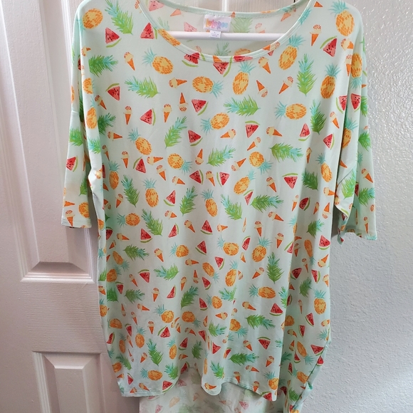 LulaRoe Tropical Tee - Picture 2 of 13